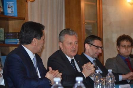 NododiGordio's tweet photo. RT@KZEmbassyIT: Sen @divinsergio rileva l'efficacia delle misure anticrisi del Kazakhstan e i successi internazionali http://t.co/5UGuppcnIl
