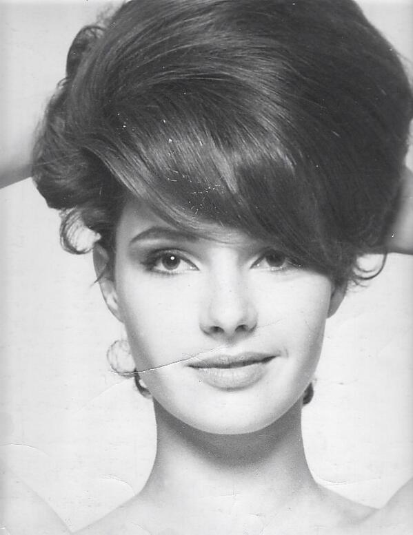 BOTEGAHAIR's tweet photo. Going to the Hospital Gala tonight?! $50 for all retro styles http://t.co/oF51QT17gG