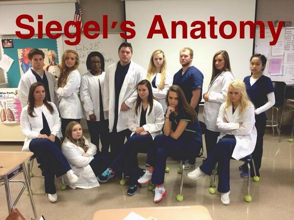 mertjwhite's tweet photo. Remaking greys anatomy because the obsession is real 💉💊 @EllenPompeo @PatrickDempsey @SaraRamirez @IamSandraOh http://t.co/hnsZSygL2K