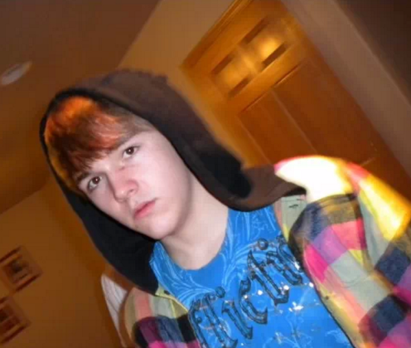 JrueDarkson's tweet photo. Jus gut don at teh jym now am ternin on mi sweg http://t.co/z3t44YxBFn