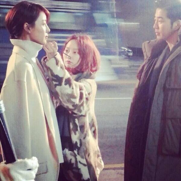 HanJiHye_bt's tweet photo. [Facebook]

태양은가득히 드라마촬영. http://t.co/gcKMpnwwAG