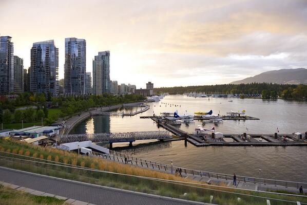 TradeVancouver's tweet photo. Thank you all for joining! For up-to-date info on YVR, follow @MyVancouver which is monitored daily. #VastChat http://t.co/ts09xMsaJ1