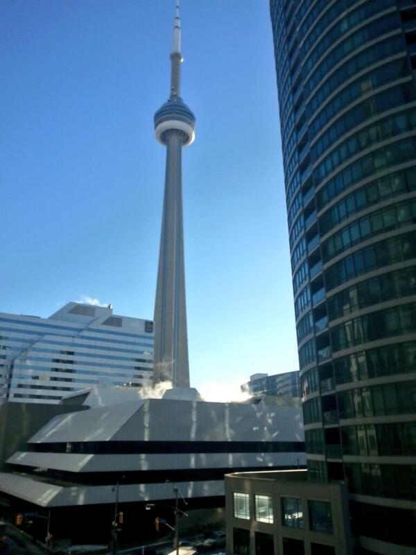 서울에 간다. 얼마만인가...5년가까이 가보지못했는데,,,아버님이 멀리가셨다.  그 분 가시는길 배웅하러 난 지금 채비를 챙기는 중이다. 토론토에서