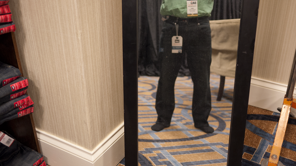 LazyDadsGuide's tweet image. Check out the comfy, surprisingly not-at-all-stiff #LeeModernDad jeans from @LeeJeans that I got at #Dad2Summit