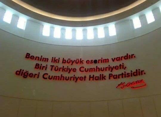 BurasiCorlu's tweet photo. "@irfanmandali: '' Atam sen rahat uyu, yolcusuyuz biz Hürriyetin Atam sen rahat uyu, bekçisiyiz Cumhuriyetin '' http://t.co/QkpDvxoEDP"