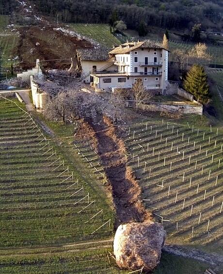 CBCNews's tweet photo. That was close! Giant tumbling boulders narrowly miss Italian farmhouse http://t.co/jQ8rpvAfL9 http://t.co/PWRwnbluVj