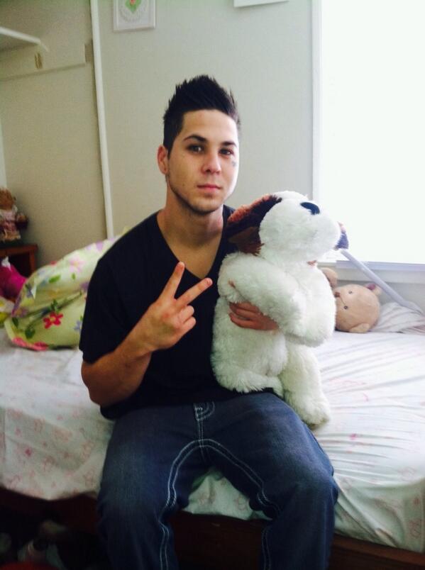 Holmesly4's tweet photo. My dog and I 👍 http://t.co/X6zn84zEpS