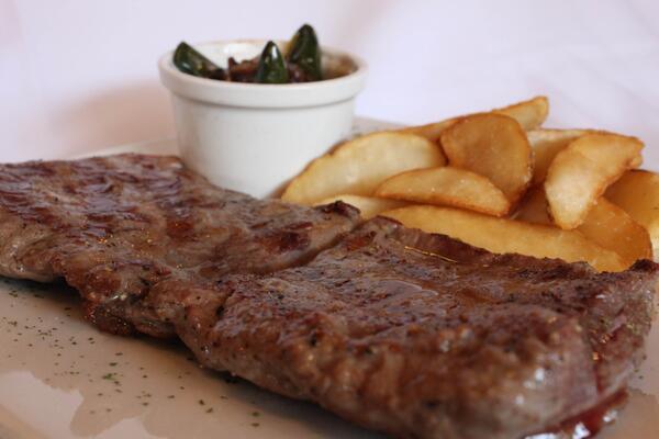 Chiringuito1's tweet photo. Nada como disfrutar este viernes con una deliciosa #arrachera. http://t.co/BdaOKbFLCr
