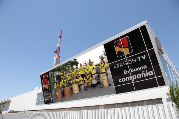 El próximo viernes 7 de febrero <a href="/BatucadaSambala/">Batucada Sambalá</a> estará en el plató de <a href="/aragontv/">Aragón TV</a> en el programa "Sin ir más lejos".