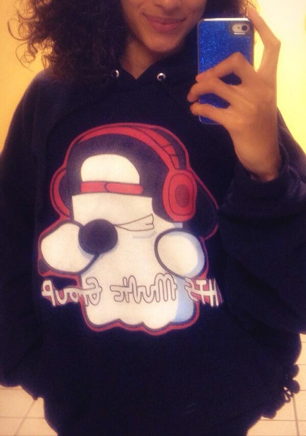 B. Right♬ tweet media