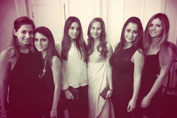 fabrilig's tweet photo. #party http://t.co/hKn5ZP38FJ