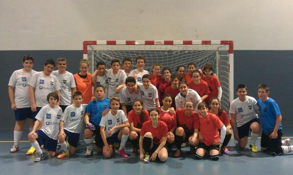 Buen partido amistoso jugado ayer entre la <a href="/EscuelaFS/">Escuela AlhGrande FS</a>  y <a href="/udcoinfs/">UD  COINEÑA FS</a> femenino, dar las gracias por el trato recibido