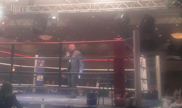 Timsnary's tweet photo. Mark in the ring http://t.co/DD7wXdH4mT