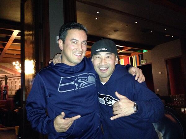 Jen98199's tweet photo. #12man #vegasbaby @youngmf @annamagtown @bowles03 http://t.co/CYwf3NATMa
