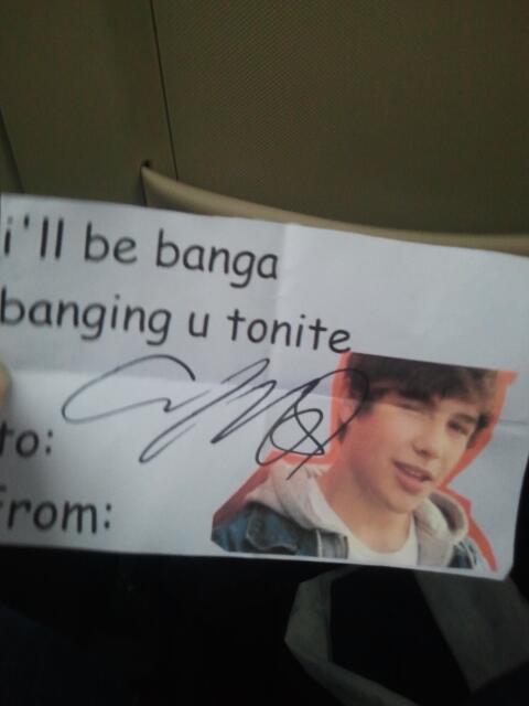 shereenamber's tweet image. So I gave this Valentines card to @AustinMahone and then he signed one for me ;) #letsbang #imeanbangabanga
