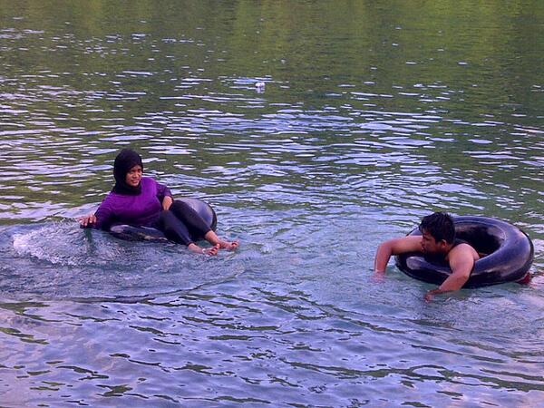 Hehehe...:-) "<a href="/afyrta14/">♥Fitria_Ocean♥</a>: Asyeeeeekkkkk..... <a href="/Cha_Rhea_WasoLo/">Msriawasolo</a> <a href="/Indra_HafeL/">Indra Hafel</a> "