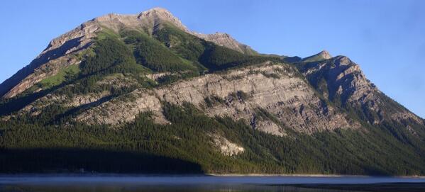 Hobstr's tweet photo. New on 500px : Mountain Day by maclight http://t.co/16fcPEjgRj
