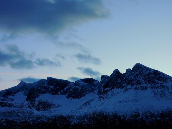 Hobstr's tweet photo. New on 500px : Mountains with Snow by ragnarstar http://t.co/cwLJmzWCKs