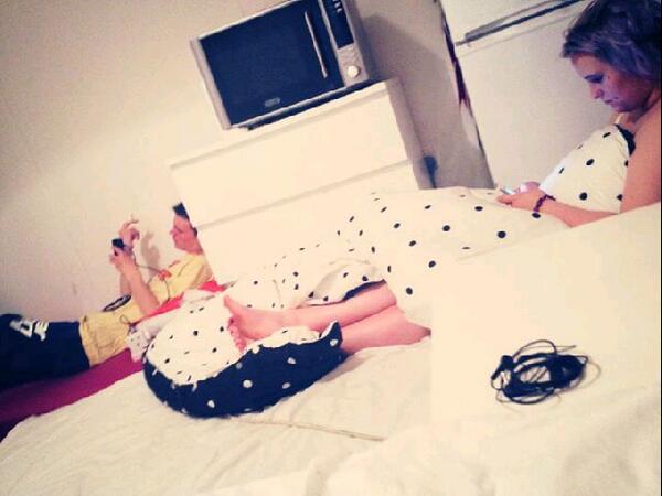 CalpolGillies's tweet photo. Jussst chilllliingg haha! http://t.co/FAjSfUBLwk