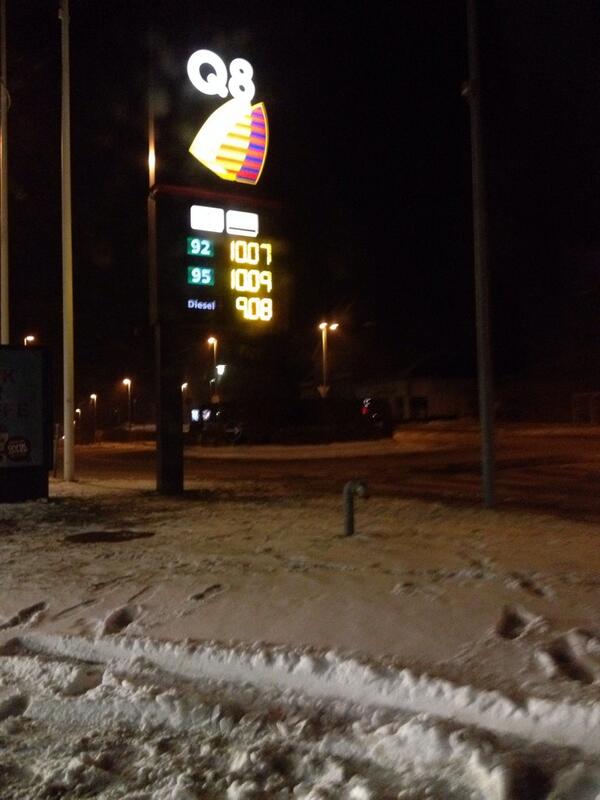 Q8 i #Vojens sætter benzin priserne ned med 20 øre for hvert mål #Sønderjyske scorer. De vandt 7-1 GO GO GO - yay.!.