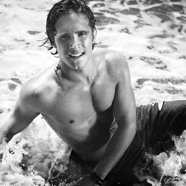 diegobon_fans's tweet photo. Enamórense un poco más :) http://t.co/dLkrSUHc1A