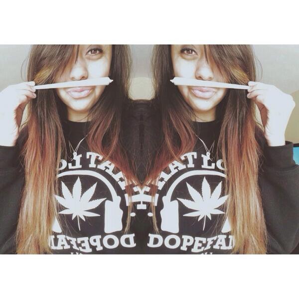 lunapuer1's tweet image. 🔊🔊🔊🔊🔊 #dpfm #dpfmarket #dopefam #thatloud #weshouldsmoke #mmj #extendo #girlswhosmoke #ismoketreestoo @DabGodBaby