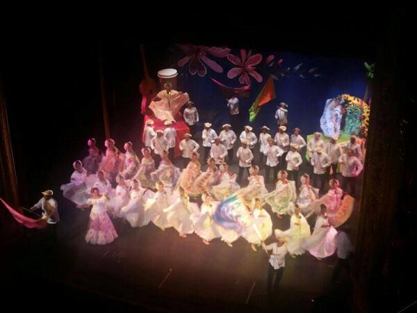 A beneficio: Fundación Anacruza, Producciones Mundocruz presenta: "Riqueza y Esplendor del Folclore" <a href="/TicketplusPTY/">Ticketplus Panama</a>