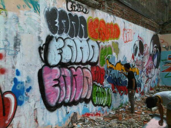 halfbakedl's tweet image. *Repost* #FamaEleven #Throwy