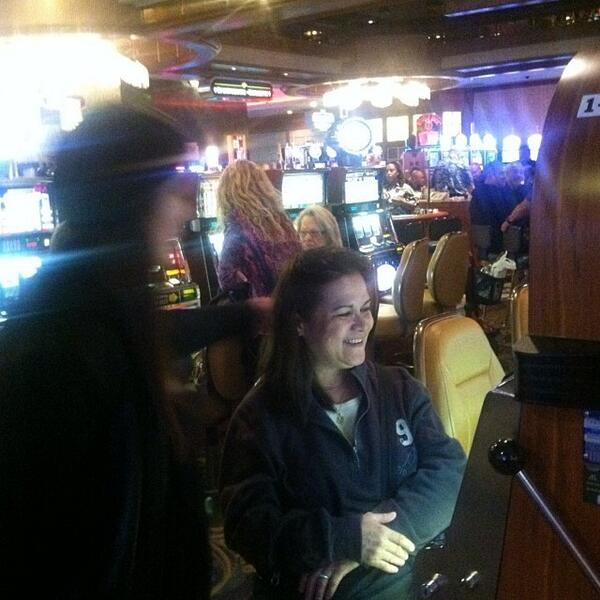 storytwee's tweet image. @AuthorBee this is what happens when i ask my #dad to take a pic!#blurry #focusplease #theyreback #superbowl #wee...