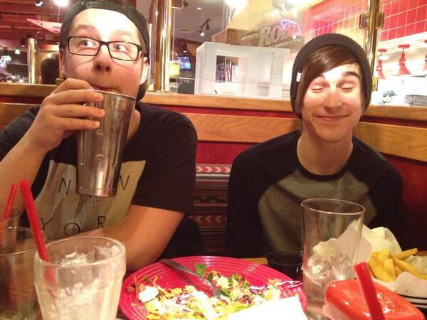 MYDBand's tweet image. Date night