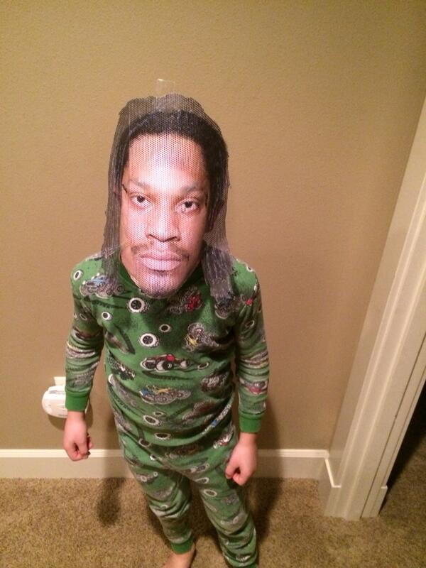 phairmike's tweet photo. @moneylynch24 is ready for bed and will be ready to roll on Sunday @Seahawks #gohawks http://t.co/MEQUqc8v1Y