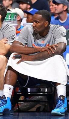 KDsHeadTowel's tweet photo. @KendrickPerkins glad I could be there to keep those quads warm. Anything for the team. #ThunderUp #HeadTowel http://t.co/GtxuoMVEyZ