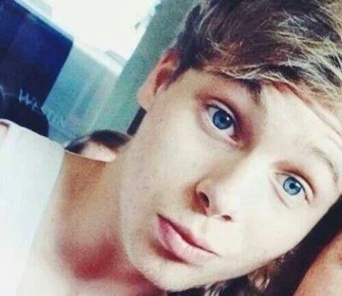 Meowprrrrkitty's tweet photo. My blue eyed wonder.  Old pic but whatever. http://t.co/w42wSPKgik