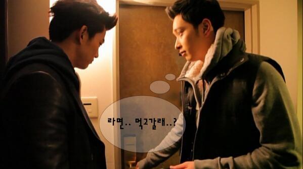 fotodiriku RT <a href="/JellenGabrielle/">Jellen</a> RT <a href="/NuRi1329/">NuuuuRi</a>: 이... 이런거지... 라면..먹고갈래..?
