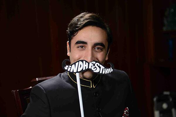 RT <a href="/NewsweekPak/">Newsweekpak</a>: <a href="/BBhuttoZardari/">Bilawal Bhutto Zardari</a> , founder of the Sindh Festival, strikes a pose.  newsweekpakistan.com/the-son-also-r…
