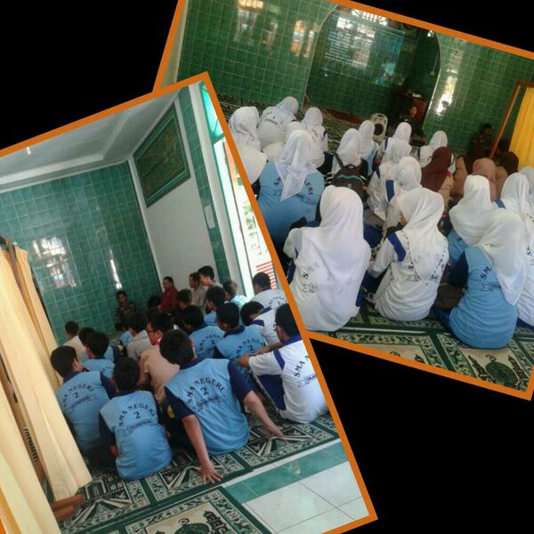 #RohisNongkrong bersama rohis dari <a href="/OSISsmandatpi/">OSIS SMAN 2</a> dlm acara Islamic Training di mushola <a href="/smansatpi/">SMAN 1 Tanjungpinang</a> <a href="/FornusaTpi/">Fornusa Tpi</a>