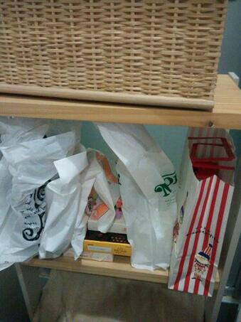 今日撮影会しました(&acute;&nabla;｀)素敵な時間を過ごすことができました(*^^*) 差し入れありがとう(^o^)あたしの好きなチョコレート貰えて満足(*&acute;&omega;｀*) http://t.co/mcWWjpJWEU