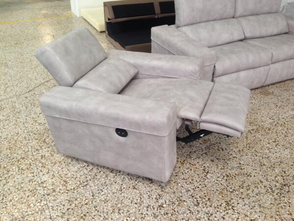 sofasvalencia's tweet photo. Sillon relax electrico Tokio de http://t.co/Mnaim22L4F !! Nos gustan los RELAX DE CALIDAD A PRECIO DE FABRICA http://t.co/TasMZ2CWui