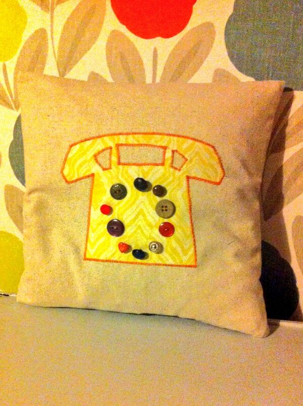 adashofcraft's tweet photo. Check out my #applique cushion! Ring ring! http://t.co/ycH7tkXLp6