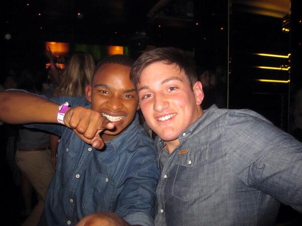 Goose_02's tweet photo. Happy Birthday @luvo01 !!!! http://t.co/tmhF1qPtre
