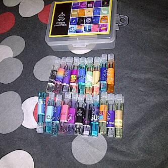 StandaloneIce's tweet photo. Parfum the body bath,isi 20pcs n 20 varians.murah meriaaah.. 150rbu perboks... Minaaaat?? Mention. http://t.co/8uCu9Xwbnj
