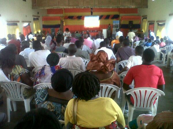 RwandaICT's tweet photo. Happening Now: #Rubavu residents are watching the short documentary film on #NdiUmunyarwanda #HeroesDay #Rwanda http://t.co/ZDZP131Vxb