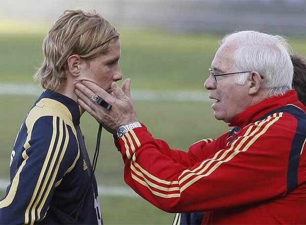 Torres's tweet photo. DEP Luis Aragonés . Gracias Mister ,nunca podré agradecerte lo suficiente todo lo que hiciste por mi. http://t.co/uEYexINWza