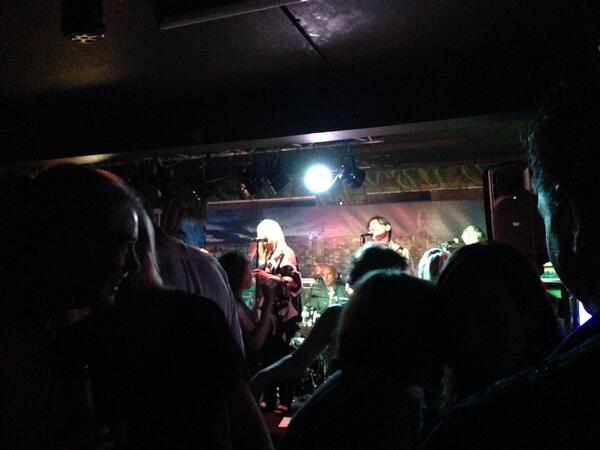 Henri173's tweet photo. Live music lives and breathes in Melbourne  @robdoglobster let's keep it live not just on iPods #melbournerocks http://t.co/6OftYMXkSY