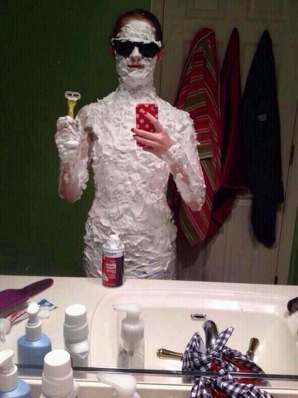 GenanteSelfies's tweet photo. Tijd om te scheren http://t.co/1r4YU3wsEm