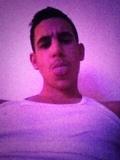 raiizey's tweet photo. Bleeeh bleeeeh bleeeeh #Polygamme quand je veu !! http://t.co/eUNIOFPtrQ