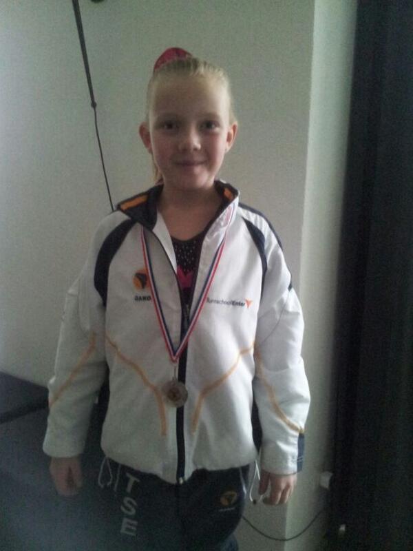 EllenWillige's tweet photo. Tweede prijs voor Melissa bij turnwedstrijden in Vroomshoop. #trots http://t.co/3fpCb61BnC