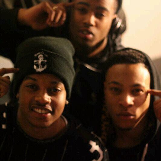 PresentMinded_'s tweet photo. 3/5 of Present Minds @DiamondPDCent @OfficialEllsz &amp; @Swervvvy http://t.co/OlGmjzY9OV