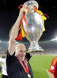 Losada_Fernando's tweet photo. #HastaSiempreLuisAragonés GRACIAS POR TODO, HAS SIEMPRE, COLCHONERO DE CORAZÓN QUE LATÍA FÚTBOL. http://t.co/ln2bVThCw8