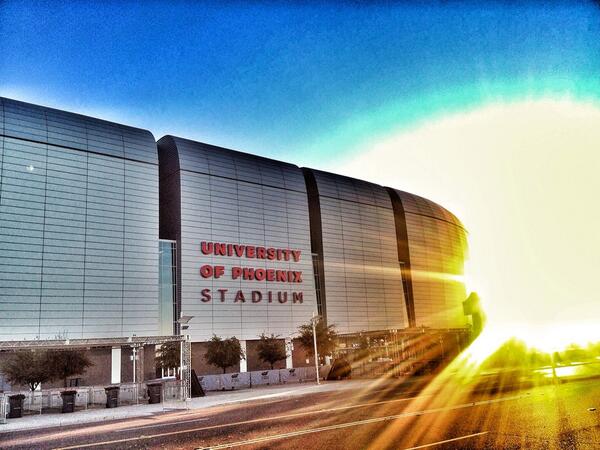 Fiesta_Bowl's tweet photo. One year from today, the Super Bowl will be played in this beauty. @AZSuperBowl #DesertGem http://t.co/HDHxYzqOxR